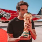 Kaká Instagram - Ladies and gentleman, the legendary #FIFAWorldCup Trophy 🤩 #BelievingIsMagic #TrophyTour Dallas, Texas