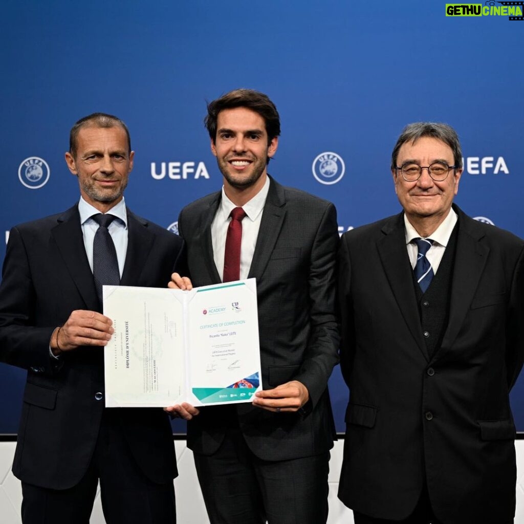 Kaká Instagram - UEFA Master for International Players - MIP ✅ What a journey! Never stop learning 👨🏻‍🎓 Thank you, @uefa_official , and all my professors and fellow students. I’m proud to become Alumni #uefamip #uefa Uefa Headquarters
