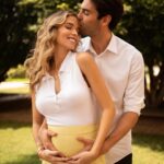 Kaká Instagram - Seguimos obedecendo né @diasleite ?? Sede férteis e multiplicai-vos 😂🤰 📷 @joanacostar #Familia #OsMilk