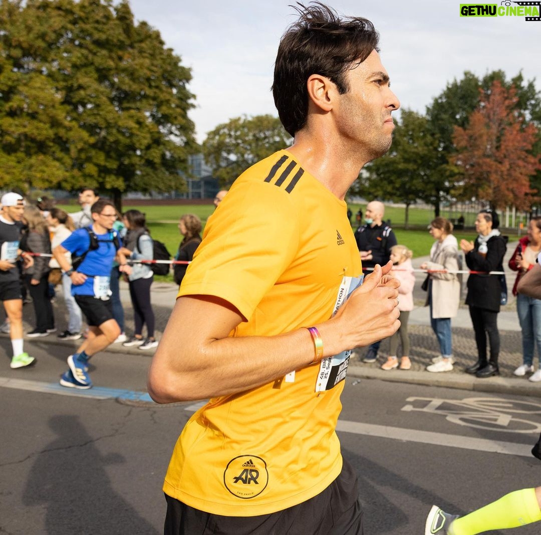 Kaká Instagram - Amazing, Berlin!!! What a great atmosphere during the all 42KM. Very proud of becoming a #BerlinLegend. A big thank you to all the runners, the fans, and my partners @adidasrunning @adidasbrasil @mprassessoria @berlinmarathon