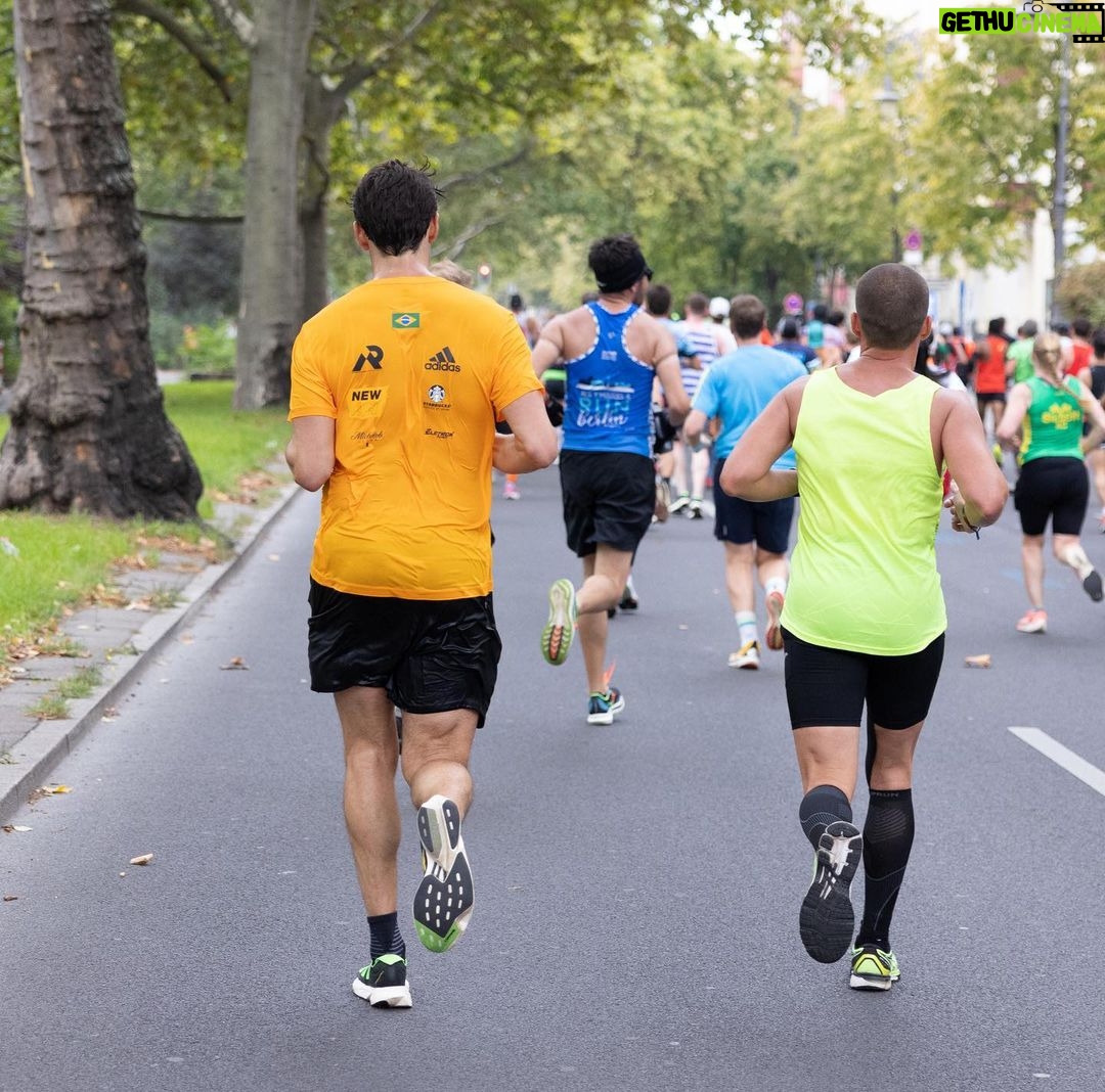 Kaká Instagram - Amazing, Berlin!!! What a great atmosphere during the all 42KM. Very proud of becoming a #BerlinLegend. A big thank you to all the runners, the fans, and my partners @adidasrunning @adidasbrasil @mprassessoria @berlinmarathon