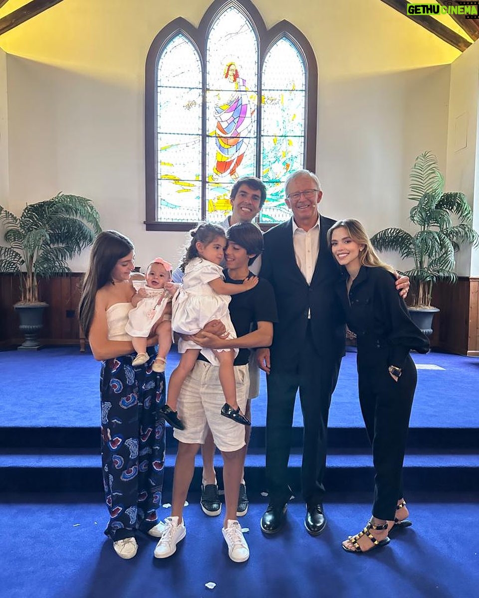 Kaká Instagram - Sarah filha amada e querida, Apresentamos você ao Senhor, e nos comprometemos te ensinar a amar a Deus acima de todas as coisas, a adora-lo e a buscar fazer a vontade do Senhor em todos os seus caminhos. Te amamos filha ❤️ “Não fui eu que ordenei a você? Seja forte e corajoso! Não se apavore nem desanime, pois o Senhor, o seu Deus, estará com você por onde você andar”. Josué 1:9 First Baptist Orlando