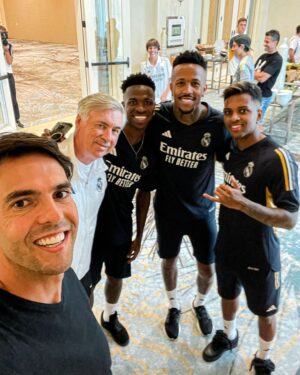 Kaká Instagram - This reunion 😍
🤩 ¡Menudo reencuentro!
#RealMadridOnTour