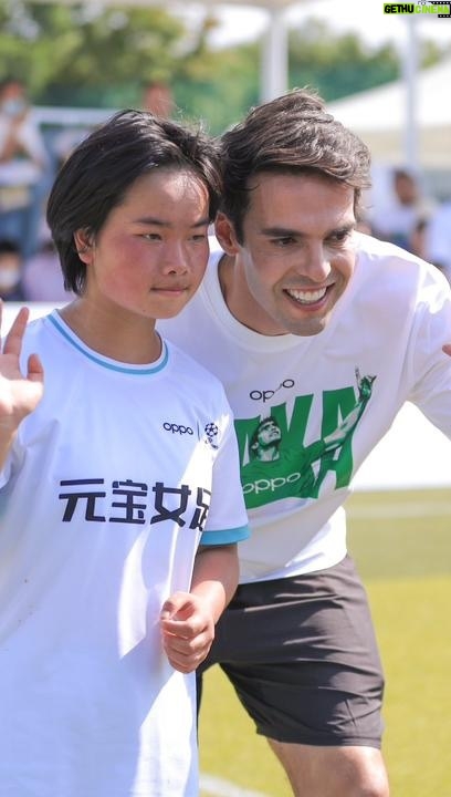 Kaká Instagram - Every time I visit China it’s a unique and unforgettable experience ! Don’t have enough words to express my gratitude…Love you! ❤️🇨🇳
