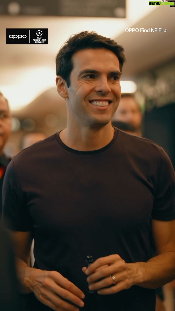 Kaká Instagram - Terima kasih, Indonesia! I had a wonderful time meeting all of my fans and experiencing the culture. The welcome I received was truly overwhelming and I will never forget it. Thank you @oppoindonesia for making this happen.
#OPPOxKaka #FlippingBetterwithOPPO #MakeYourMiracle