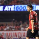 Kaká Instagram - Um reencontro de emoções! Foi um dia de muitas comemorações individuais e coletivas que tive o prazer de fazer parte. Voltei a jogar no Morumbi, diante do torcedor tricolor, vestindo duas camisas que tenho muitas recordações e gratidão, joguei ao lado de tantas lendas do futebol e com meus amigos e familiares ao meu lado. Foi emocionante! Obrigado @saopaulofc e @acmilan . Obrigado aos torcedores que prestigiaram e encantaram este dia! 📸: Rubens Chiri / São Paulo FC / Ac Milan // Una ritrovo di emozioni! Ieri è stato un giorno di celebrazioni individuali e collettive e sono felice di averne fatto parte. Sono tornato a giocare allo stadio Morumbi, davanti ai tifosi tricolor, indossando due maglie a cui mi legano moltissimi ricordi e tanta gratitudine, ho giocato insieme a tante leggende del calcio davanti alla mia famiglia e ai miei amici. È stata un’emozione incredibile. Obrigado @saopaulofc e grazie @acmilan . E grazie a tutti i tifosi che hanno reso magico questo giorno. 📸: Rubens Chiri / São Paulo FC / Ac Milan Estádio do Morumbi