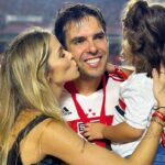 Kaká Instagram - Um reencontro de emoções! Foi um dia de muitas comemorações individuais e coletivas que tive o prazer de fazer parte. Voltei a jogar no Morumbi, diante do torcedor tricolor, vestindo duas camisas que tenho muitas recordações e gratidão, joguei ao lado de tantas lendas do futebol e com meus amigos e familiares ao meu lado. Foi emocionante! Obrigado @saopaulofc e @acmilan . Obrigado aos torcedores que prestigiaram e encantaram este dia! 📸: Rubens Chiri / São Paulo FC / Ac Milan // Una ritrovo di emozioni! Ieri è stato un giorno di celebrazioni individuali e collettive e sono felice di averne fatto parte. Sono tornato a giocare allo stadio Morumbi, davanti ai tifosi tricolor, indossando due maglie a cui mi legano moltissimi ricordi e tanta gratitudine, ho giocato insieme a tante leggende del calcio davanti alla mia famiglia e ai miei amici. È stata un’emozione incredibile. Obrigado @saopaulofc e grazie @acmilan . E grazie a tutti i tifosi che hanno reso magico questo giorno. 📸: Rubens Chiri / São Paulo FC / Ac Milan Estádio do Morumbi
