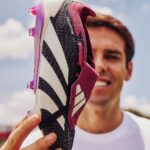 Kaká Instagram - unmatched excellence in both player and boot. 😍  excelência incomparável tanto no jogador quanto na chuteira. 😍