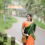 Kalyani Anil Instagram – When Chandhu asks : Onnu uduthond vannal entha ? 😌

📸 @aju_bhuvanendran 

#trendingnow #remake #reelkarofeelkaro #transition #reelitfeelit #reels #reelsinstagram #trending #traditional Trivandrum, India