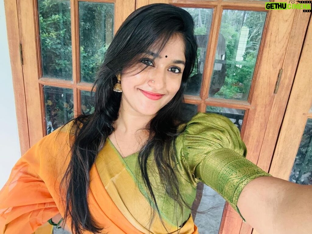 Kalyani Anil Instagram - Felt cute 😌🫣 #kalyani #selfie Trivandrum, India