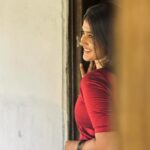 Kalyani Anil Instagram – She through his lens…..🌚😌

👗 @ar_handlooms_kuthampully Kuthiramalika Palace