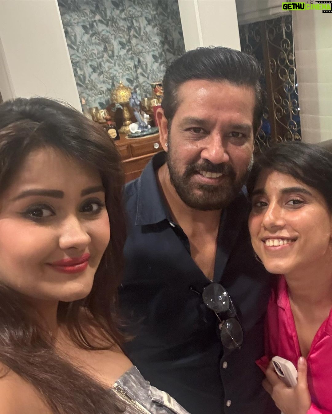 Kanchi Singh Instagram - Saal ka pehla din… @rp.singh01 ‘s birthday… love you papa… blessed to be your daughter #famjam #2024