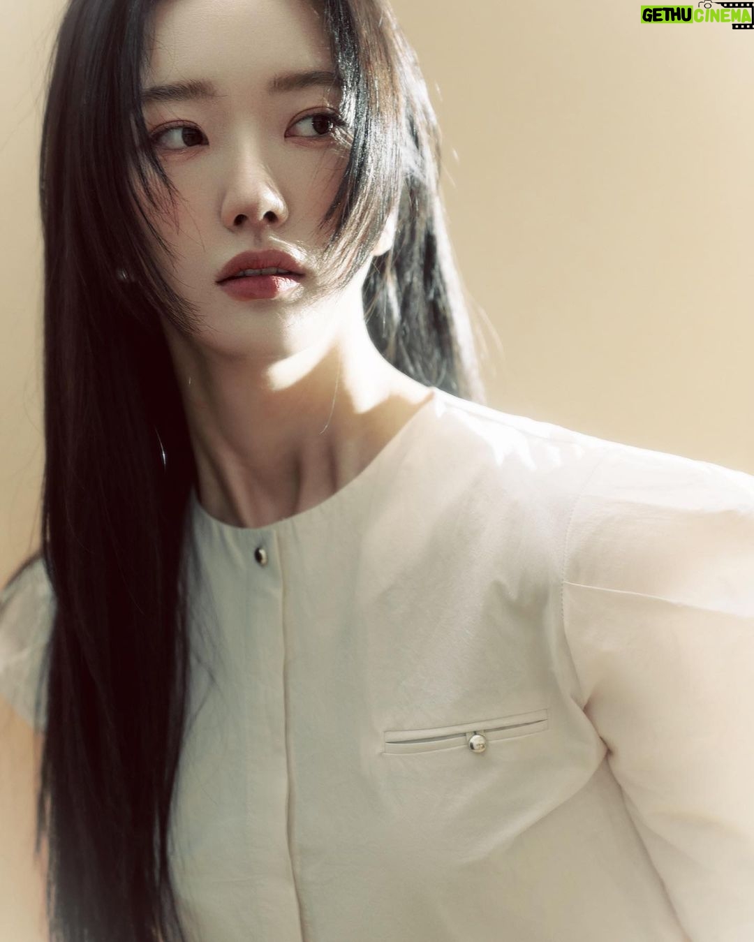 Kang Na-ru - 1.2K Likes - 🫶