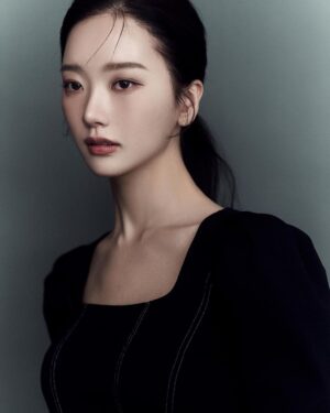 Kang Na-ru Instagram - 🖤