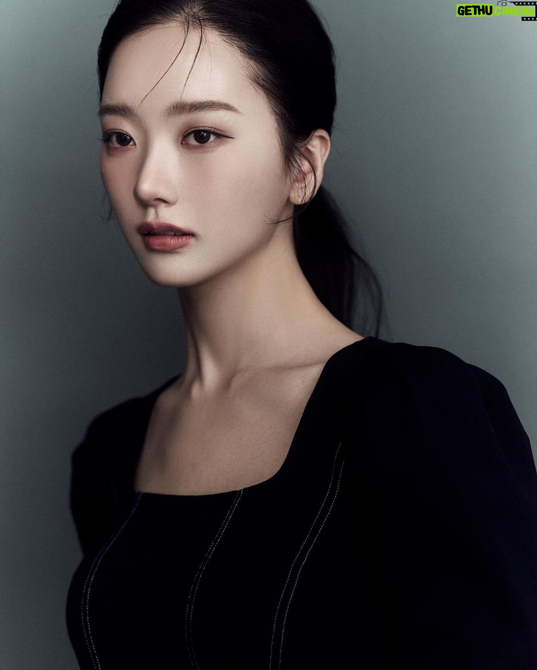 Kang Na-ru - 1K Likes - 🖤