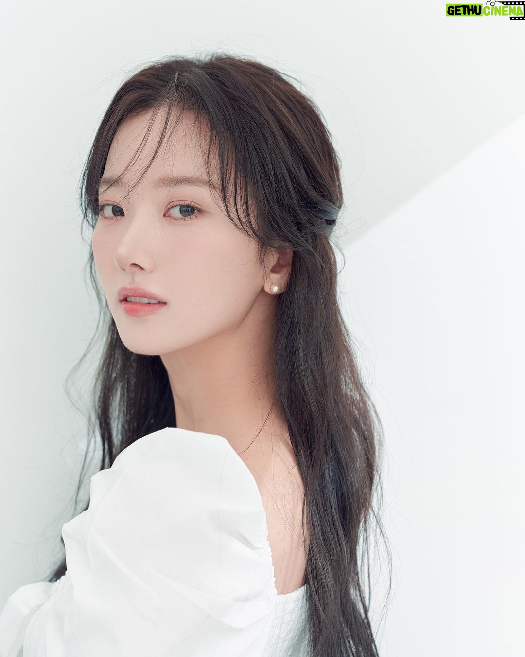 Kang Na-ru - 1.3K Likes - 🕊️🤍
