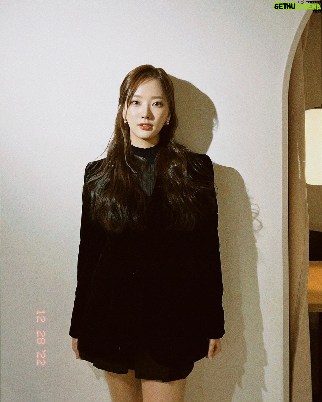 Kang Na-ru - 1.5K Likes - 🖤