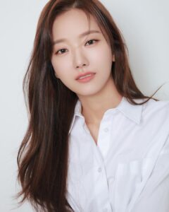 Kang Na-ru Instagram - #2023 넘치지도 부족하지도 않게, 내가 스스로 만족하는 2023년이 되기를🙏🏻