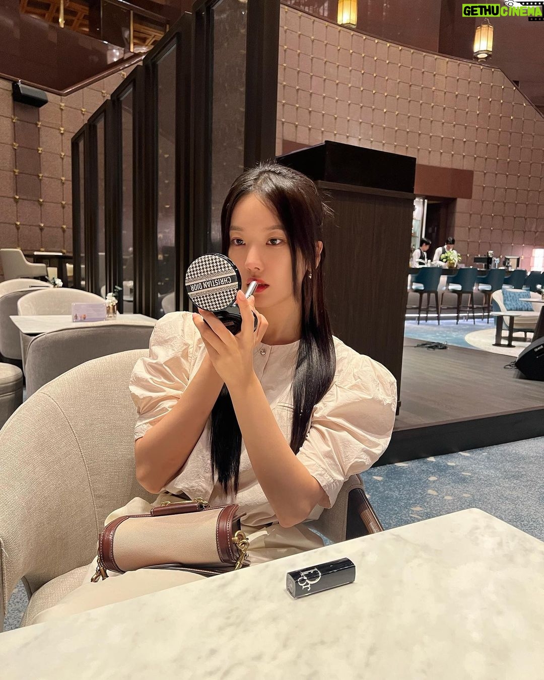 Kang Na-ru - 643 Likes - 나 왜 빙수를 호호 불어서 먹지,,;;