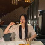 Kang Na-ru Instagram - 나 왜 빙수를 호호 불어서 먹지,,;;