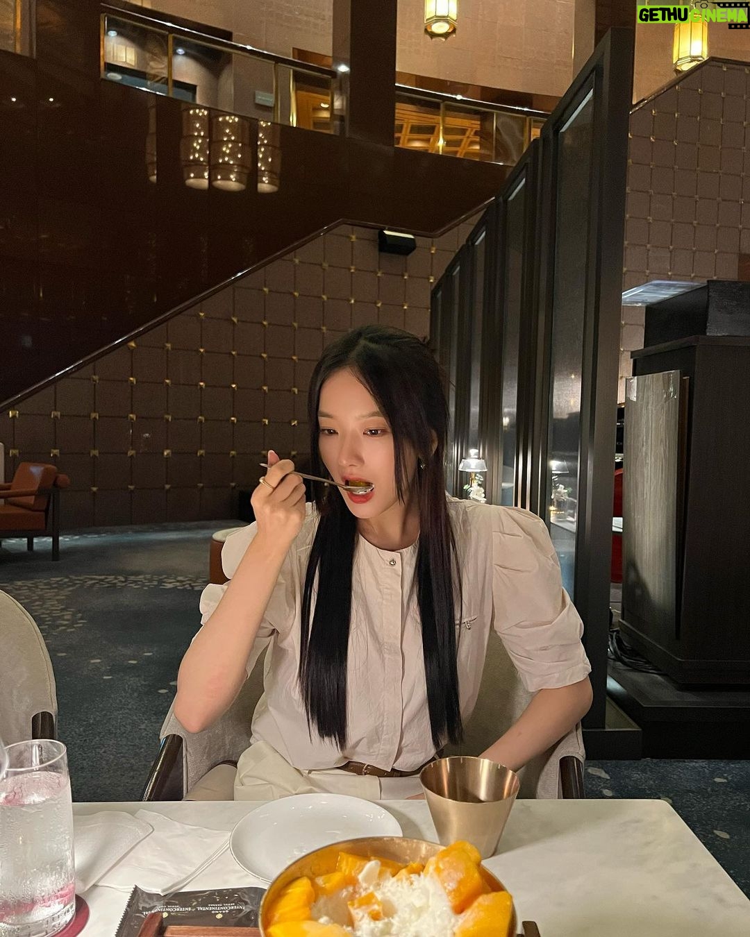 Kang Na-ru - 643 Likes - 나 왜 빙수를 호호 불어서 먹지,,;;