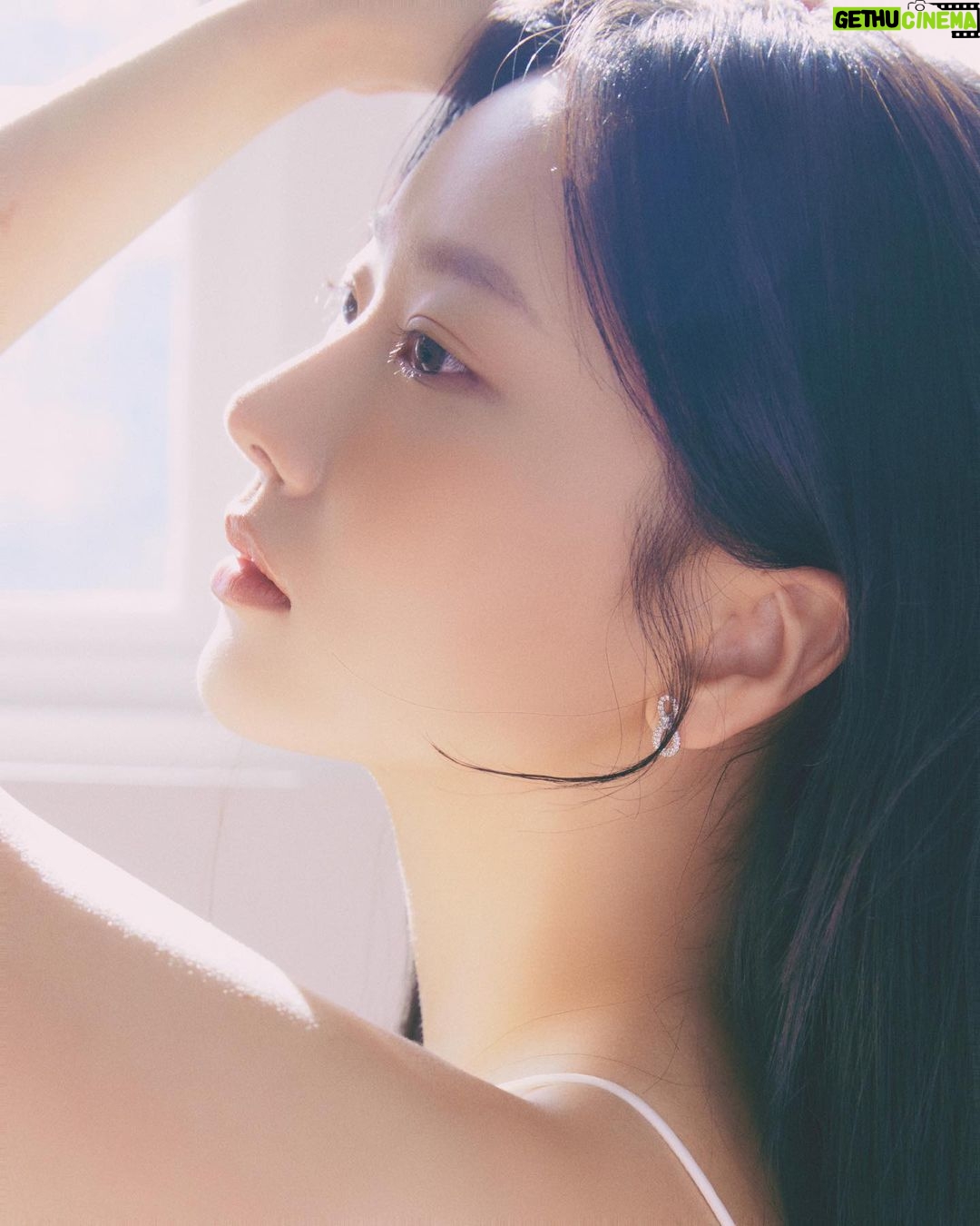 Kang Na-ru - 724 Likes - 내 카톡 프사!🤍
