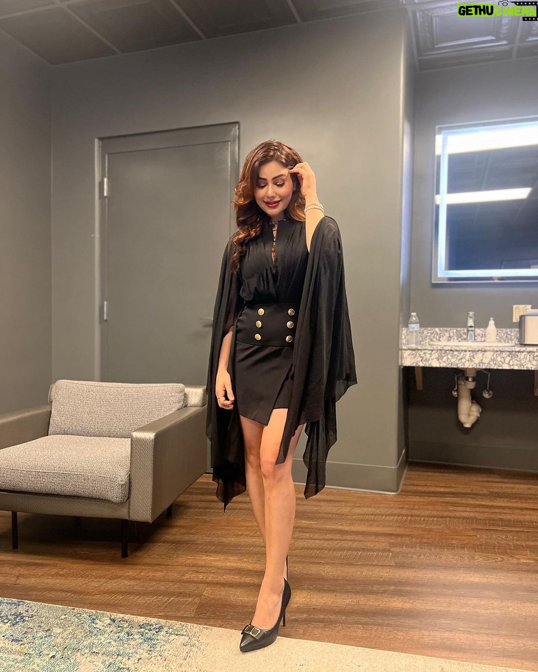 Kangna Sharma Instagram - Black lover ❤️ @kamli_fashion