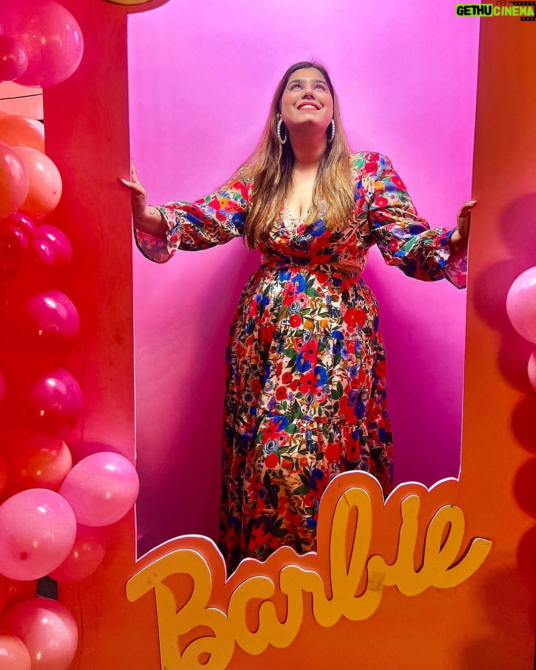 Kanisha Malhotra Instagram - This Barbie thinks out of the box while staying within of it 🤪😉 #iykyk #barbie #barbiedoll #barbieworld #barbiestyle #barbiegirl #oppenheimer #hollywood #movie #trending #kanishamalhotra