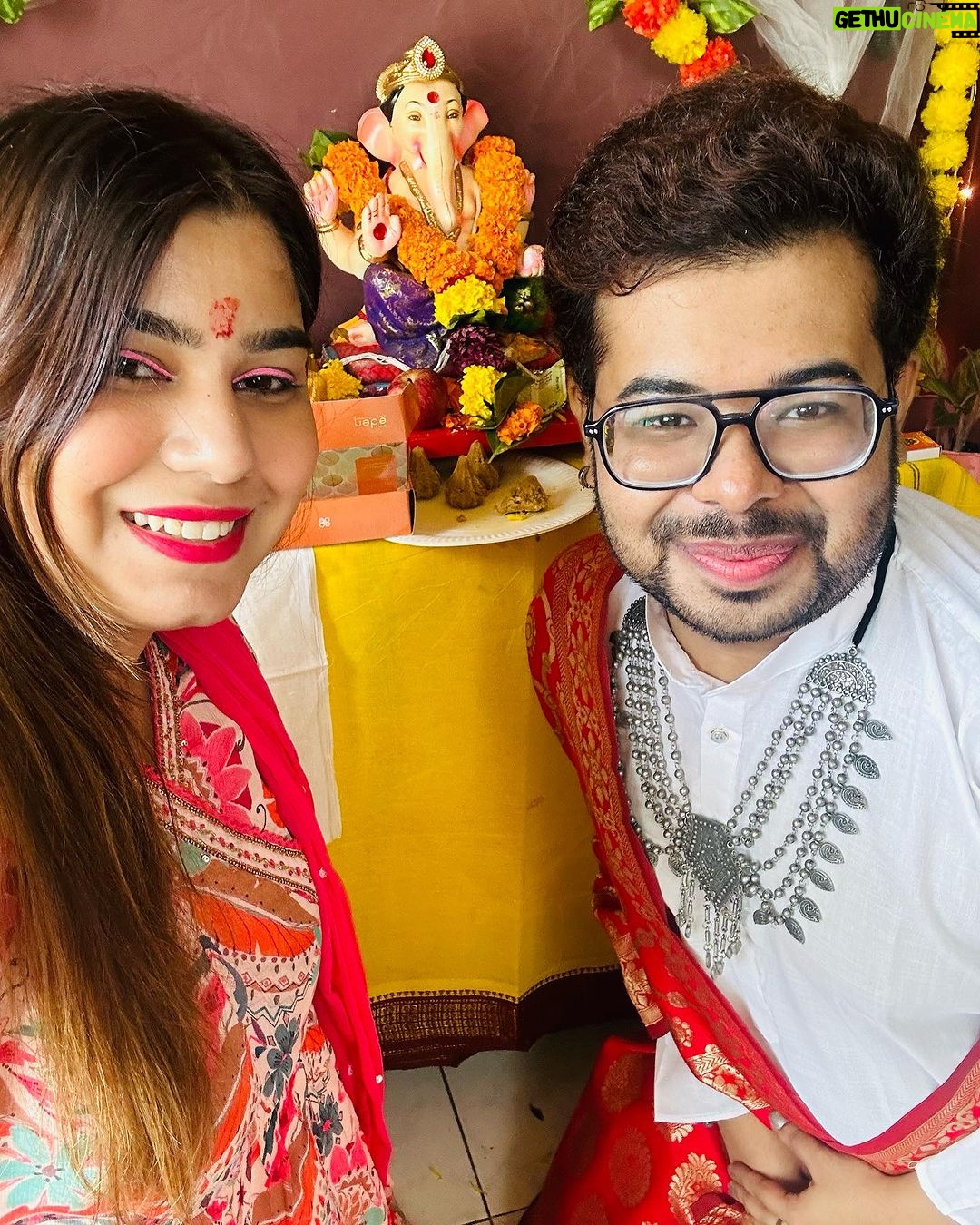 Kanisha Malhotra Instagram - Toh kuch aisa raha iss saal ka Ganpati Festival. Thankyou for coming Bappa. Will miss you.. come back soonest β€οΈππ #ganpati #ganpatibappamorya #ganpatidecoration #ganpatibappa #ganeshchaturthi #ganesha #kanishamalhotra #10yearsofkanukegannu
