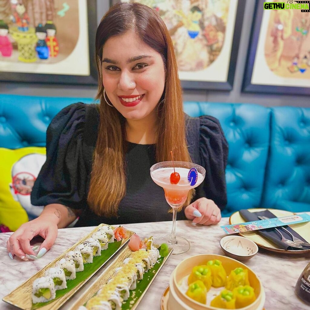 Kanisha Malhotra Instagram - A few days ago, I went for a scrumptious meal @mamagotofunasian, Pali Hill, Bandra & It was excellent. The food, the ambiance, the staff everything was just perfect. Pan asian is one of my favourite cuisine & this place is best for it. Loved the sushis, dim sums & specially curated cocktails. I loved the ramen bowl as well. This place is a heaven for Pan Asian lovers. A must visit! #panasian #review #sushi #sushilovers #japanesefood #foodporn #foodofinstagram #trending #kanishamalhotra