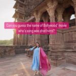 Kanisha Malhotra Instagram - Can you guess the Bollywood movie who’s song was shot here? Hint:- It is a very parivaarik movie 😋😉 Shot by @jodhpur_ka_tukda #bollywood #bollywoodsongs #rajasthanifolk #travelgram #mandoregarden #humsaathsaathhain #kanishamalhotra #travelwithkani #trending #viral