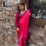 Kanisha Malhotra Instagram - In my old school era 📻📜🖋️❤️‍🩹 📸 @prabhat.sugu #oldschool #oldschoollove #love #saree #oldschoolromance #oldsongs #oldmovies #bollywood #kanishamalhotra
