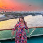 Kanisha Malhotra Instagram - Let me stay close to you under this pink sky & don’t ask me why! Because I didn’t chose anyone else but you as my heart always had an answer as it knew that it’s always been you! - KM P.S- Thanks to @team.innovation @mohitttbijlaniii @akashjain3 @cruisecontrolindia @sunburnfestival for a beautiful Sea-cation. What an extraordinary experience it was ❤️🫶🌊 📸 @akankshajindal08 #middaymusing #theskyispink #seascape #seacation #cruise #holiday #travelwithkani #photooftheday #beautifulsky #waves #kanishamalhotra