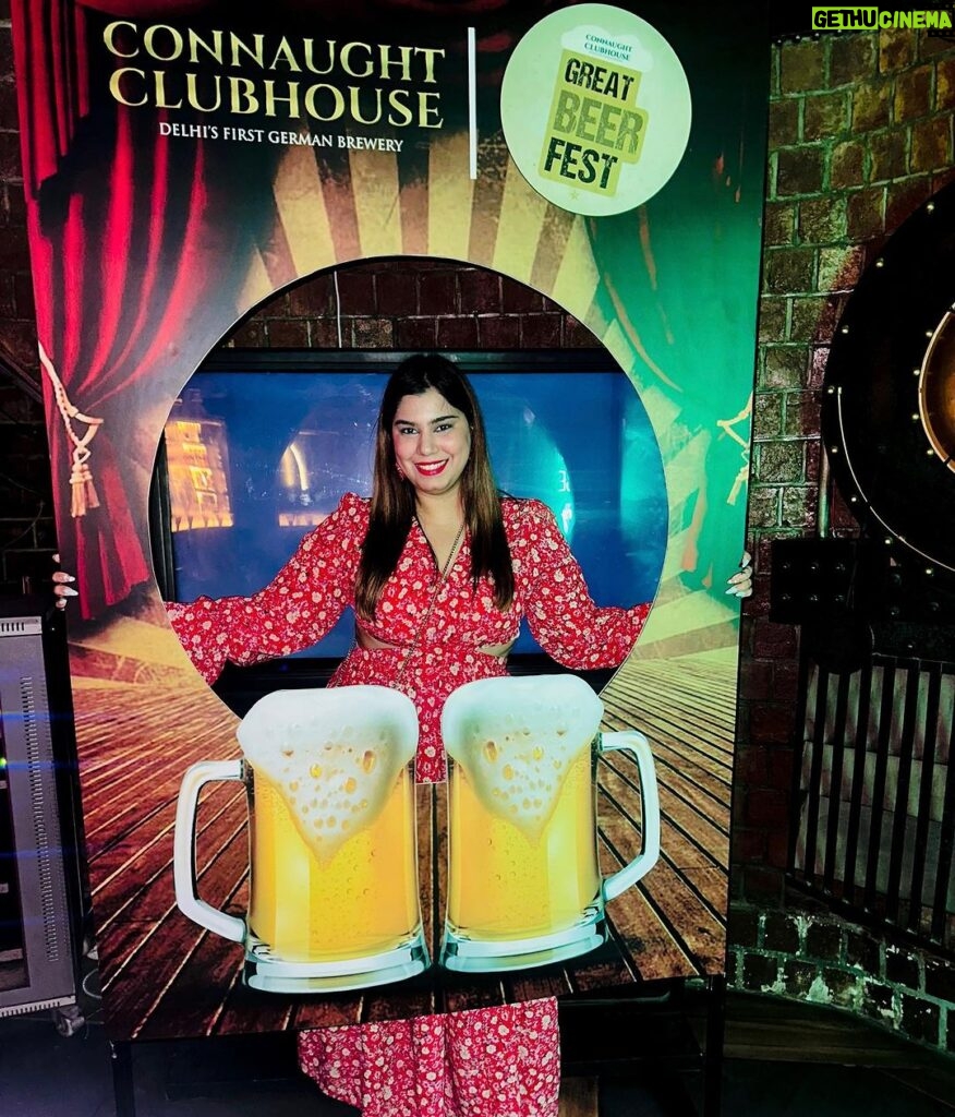 Kanisha Malhotra Instagram - Had such a blast over the weekend at the beer fest @connaughtclubhouse, CP. They have beer distilleries & craft their own beer. You too can have a great time there by playing variety or games while have your favourite beers 🍻 🤩 Thanks for having me @square_fork #beer #beerfest #beerstagram #beerfestival #cp #distillery #craftedbeer #delhi #delhidiaries #delhiblogger #delhicafe #kanishamalhotra