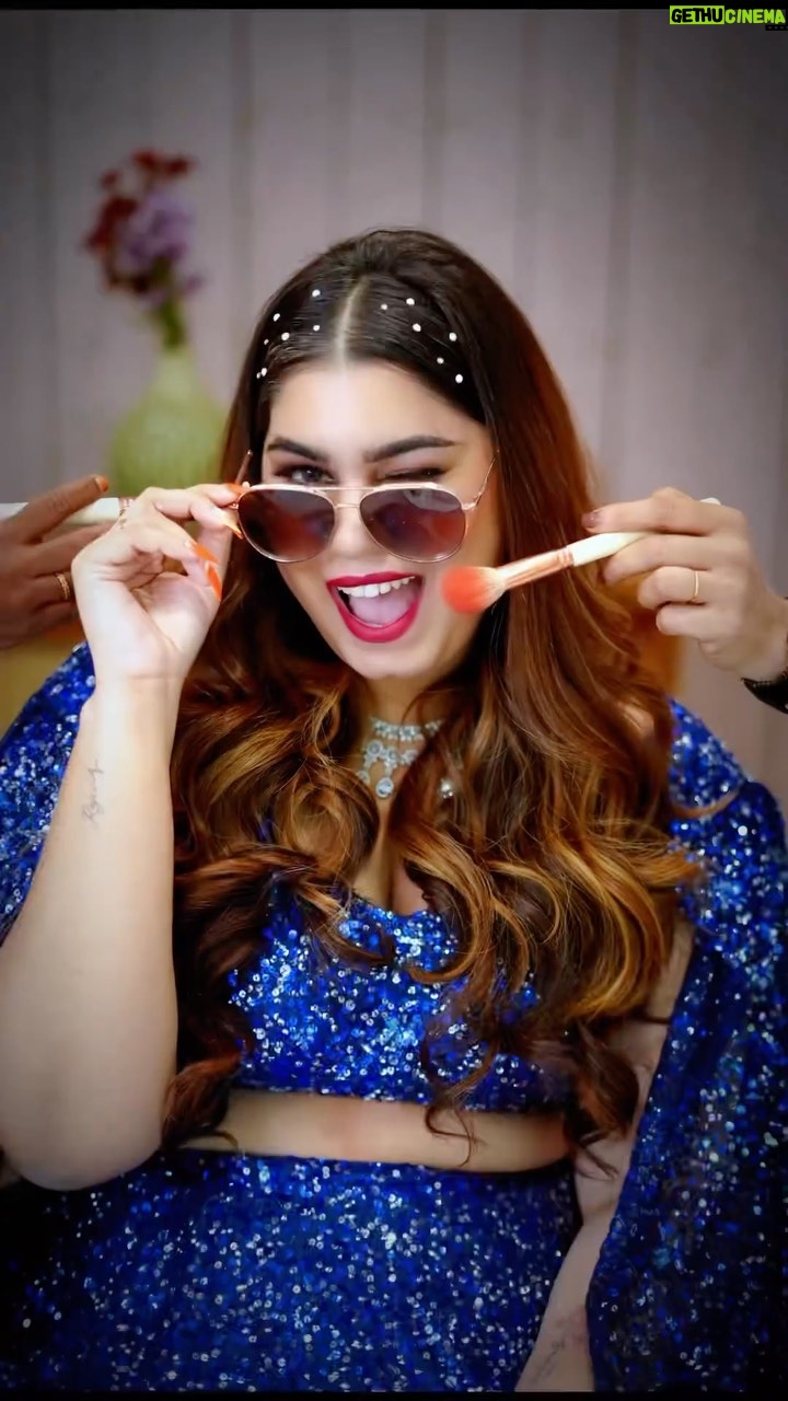 Kanisha Malhotra Instagram - Wedding season is upon us & I can see many brides around. So I thought to create a video with some unique poses for our Bride to be’s. If you are shy or don’t know how to pose, then try these as these are sure shot winners. Shot by @whoisclicking Wearing @krupa_jain Hair & makeup @jayshreebparmar16 #bride #bridetobe #poses #photoposes #wedding #indianwedding #dulhan #shaadi #photography #explore #kanishamalhotra #trending #weddingseason