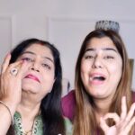 Kanisha Malhotra Instagram - If you also want to look like a ‘wow’, then do add @soulflowerindia products to you daily skin & hair care routine. Use my code ‘KANISHA’ to get discount. #soulflower #kanishamalhotra #justlookinglikeawow #trending #explore #viral #skincare #haircare #momdaughter
