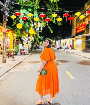 Kanisha Malhotra Instagram - Take me back to the city of lights ❤️✨⭐️🌟💫🤩🧡

P.S.- These are Self clicked portraits 🤩🧡

#selfclicked #portraits #cityoflights #vietnam #vietnamtravel #travelwithkani #kanishamalhotra #explore #travelgram #hoian #hoianancienttown