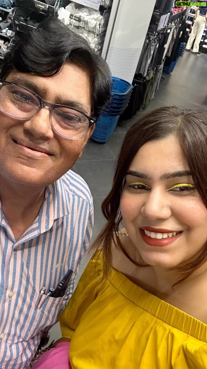 Kanisha Malhotra Instagram - Few weeks ago, I had posted this on my YouTube channel & got so much love on it. I realised, today is the best way to post it here. Happy Birthday Daddy.. I love you ❤️ I once remember this one incident where I acted as if I can’t see a doll clearly to get dad’s attention for buying it. That day he bought me not one, but two dolls. I was 7-8years old that time. My dad has always been my biggest strength. His face lights up every time I go home. He means the world to me. His only wish is to find my husband now 🤪 Also, it is so hard to see your parents grow old. But this is life. Dad I wish you a long life & happy life. You & mom are the best thing that have happened to me ❤️🧿 #dad #birthday #dadsbirthday #family #familylife #fatherdaughter #kanishamalhotra