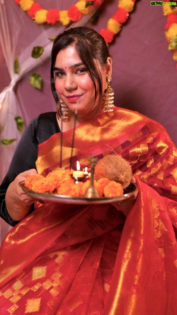 Kanisha Malhotra Instagram - Bappa is here ❤️🤗🙏😇 Completed 10 years of getting Gannu ji home. So happy ❤️🙏 Thankyou Gannu ji for showering your blessings on us. 📸 @whoisclicking #10yearsofKanuKeGannu #ganpati #ganpatibappamorya #ganpatidecoration #ganeshchaturthi #ganesha #ganeshutsav #ganeshfestival #kanishamalhotra