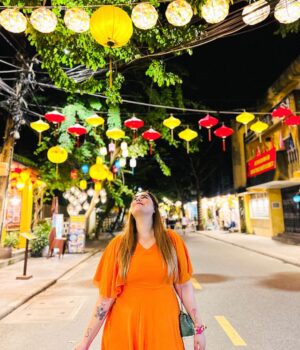 Kanisha Malhotra Instagram - Take me back to the city of lights ❤️✨⭐️🌟💫🤩🧡

P.S.- These are Self clicked portraits 🤩🧡

#selfclicked #portraits #cityoflights #vietnam #vietnamtravel #travelwithkani #kanishamalhotra #explore #travelgram #hoian #hoianancienttown