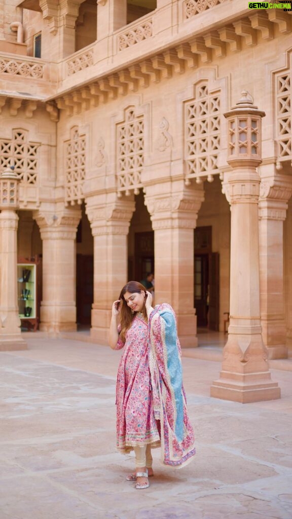 Kanisha Malhotra Instagram - Now accepting rishtas 😋 📸 @jodhpur_ka_tukda #trending #indianwear #suit #patiyalasuits #indianbeauty #kanishamalhotra #travelwithkani #jodhpur #jodhpurdiaries #viral #hindisong #rishta