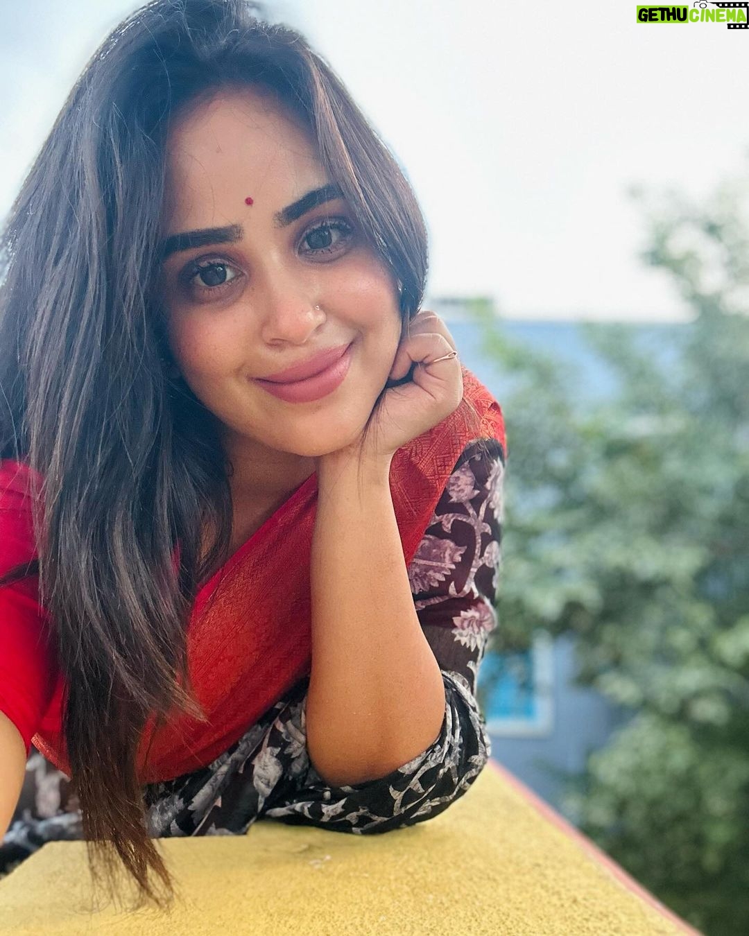 Kanmani Manoharan Instagram - #kanmanimanoharan✨