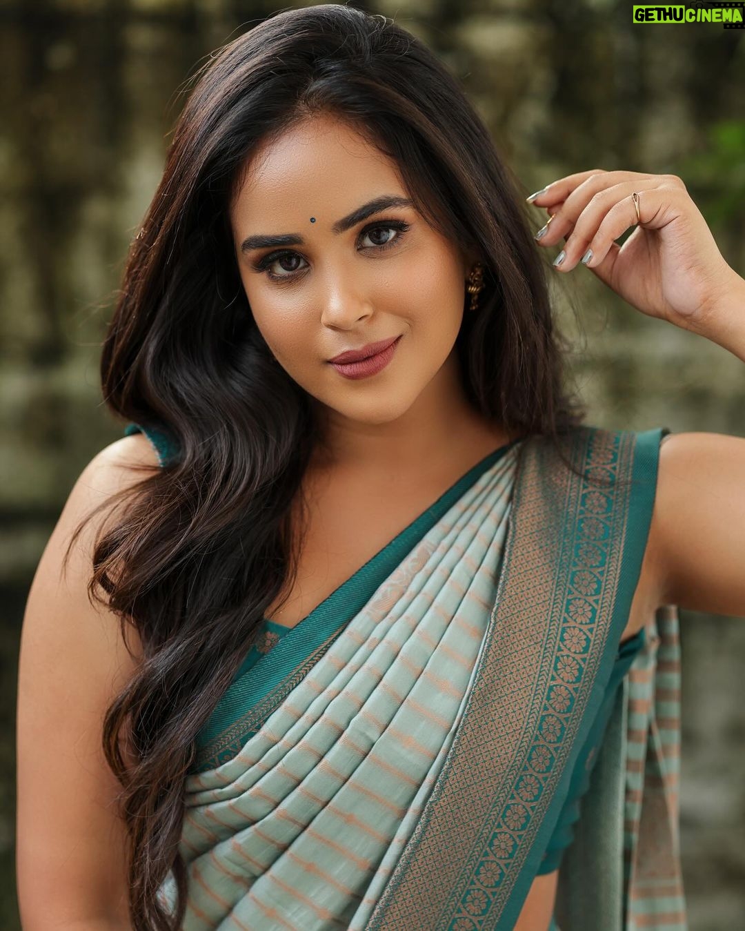 Kanmani Manoharan Instagram - #kanmanimanoharan✨ Trust the timing of your life ❣️💯 Shot By : gk-.photography.- Stylist: @keziah_costume_stylist Saree: @vinus_vogue Blouse: @beufashions Mua: @littleheartbyabu Hair do: @sathya__makeupartistry #kanmanimanoharan✨ #actress #arist #insta #instaphoto #trusttheprocess #universe #hope #newbeginnings