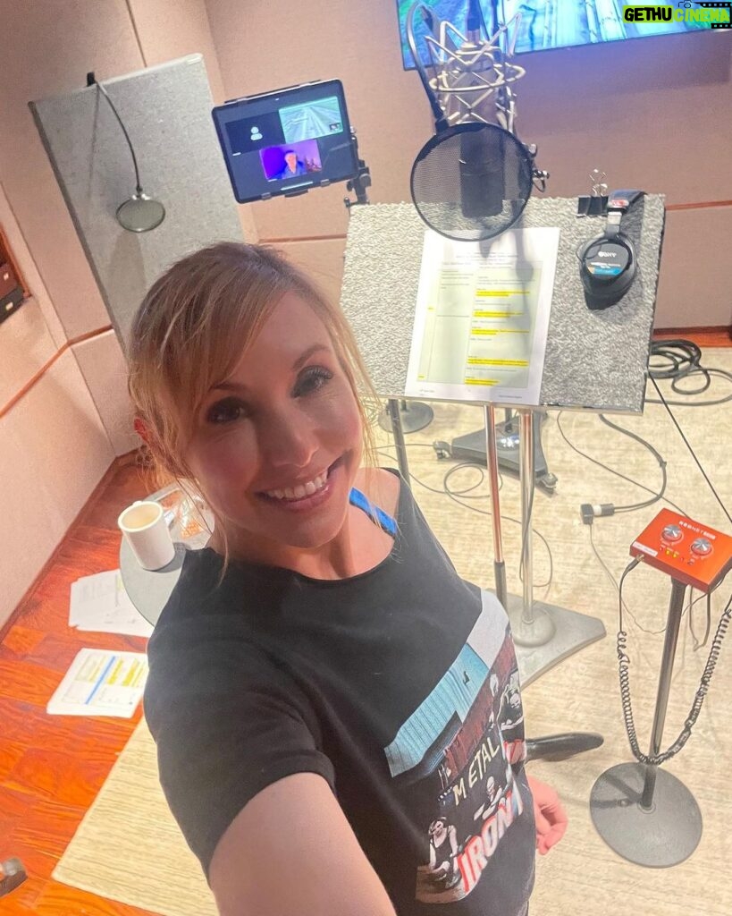 Kari Byron Instagram - Voice over day. I know it seems like it is just an easy job talking into a microphone. It is all of me. I am high energy for hours. I stretch and dance and gesticulate to make pictures feel exciting. Just like the right music makes the mood, words and cadence make the scene. I love my job. I learn from every experience. Everyday is a new opportunity for learning. That is what I tell myself when my voice is dead and I want to murder the microphone for existing😂. #crashtestgirl
