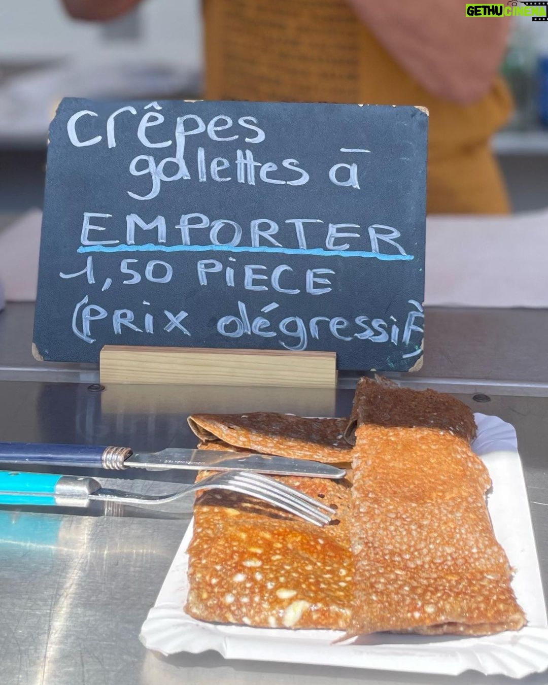 Kari Byron - 7.4K Likes - I love biking all day and finding my favorite foods. #France #ÎledeRé #crashtestgirl