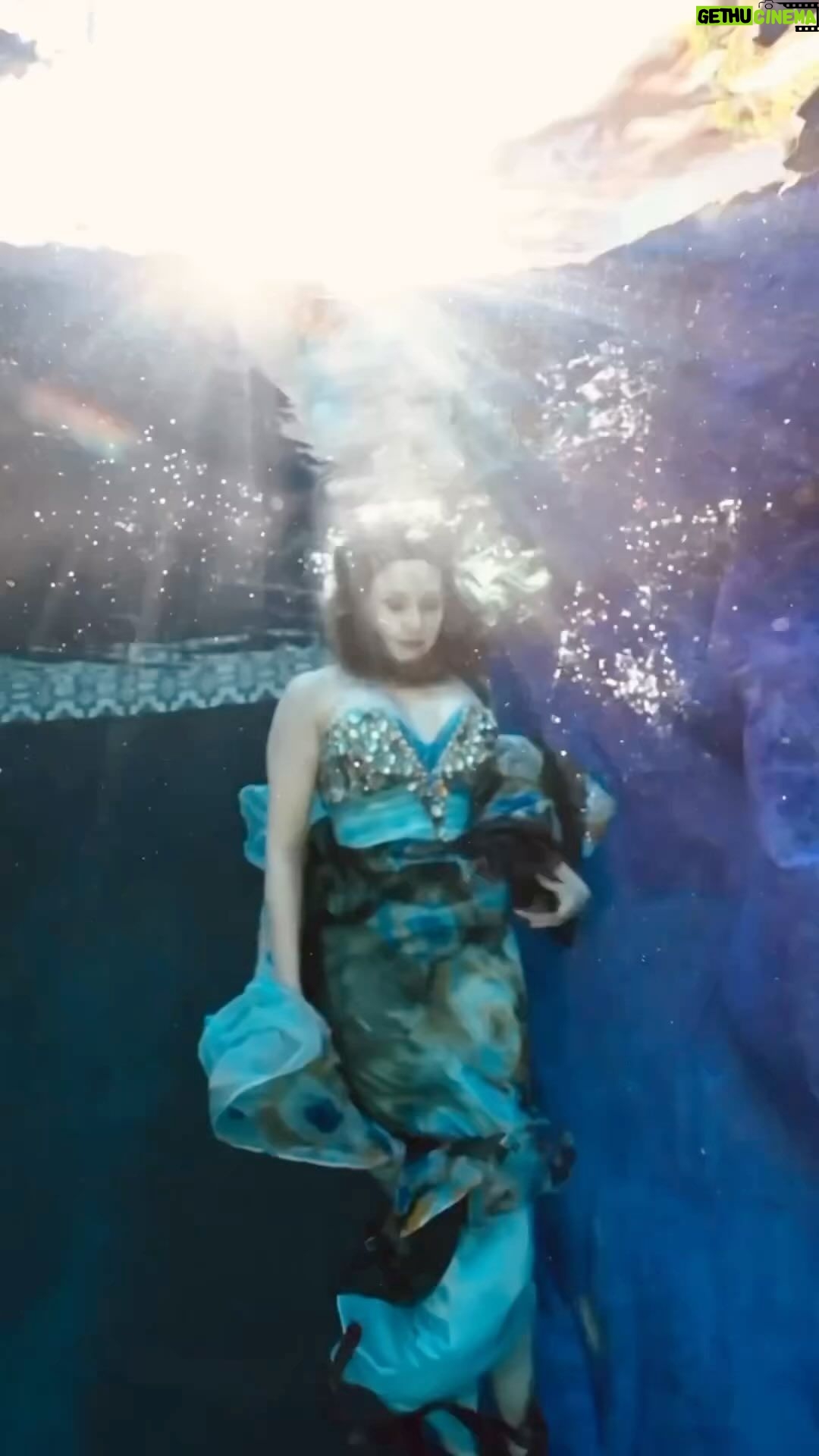 Kari Byron - 7.3K Likes - Behind the scenes underwater shoot
📸 @lechatnoirphotography