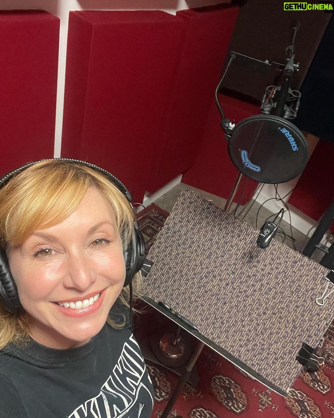 Kari Byron - 3.7K Likes - Love voice-over work. Don’t have to wear makeup or even brush my hair😝
#voiceover #crashtestgirl