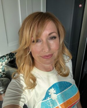 Kari Byron Instagram - I wish I could go back and tell this girl everything I know now.

I hope that I can teach my daughter three important things: 
1. Critical thinking.
2. Empathy.
3. Confidence.

I do what I do because I understand how hard it is to be young. The world is full of negative messaging. A small moment of positive reinforcement could change the direction and trajectory of a young person‘s life. I hear successful people tell the origin story of someone who believed in them, all the time. 

I want The National STEM Challenge/Festival to be that catalyst moment for every kid that submits a project.
Nationalstemchallenge.com

Those were some epic jr high bangs😂

#nationalstemchallenge #stem #stemeducation @explr_media