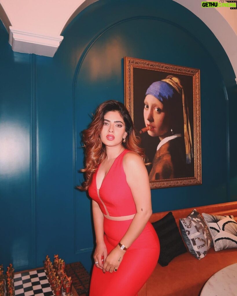 Karishma Sharma Instagram - Step into the enchanting world of Jaipur’s newest bar/club – a fusion of vintage charm and quirky vibes. From delectable bites to the irresistible ‘Jammum’ drink, every sip and bite is a journey worth savoring. A unique gem in the heart of Jaipur nightlife! @theswintonhouse