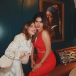Karishma Sharma Instagram - Step into the enchanting world of Jaipur’s newest bar/club – a fusion of vintage charm and quirky vibes. From delectable bites to the irresistible ‘Jammum’ drink, every sip and bite is a journey worth savoring. A unique gem in the heart of Jaipur nightlife! @theswintonhouse